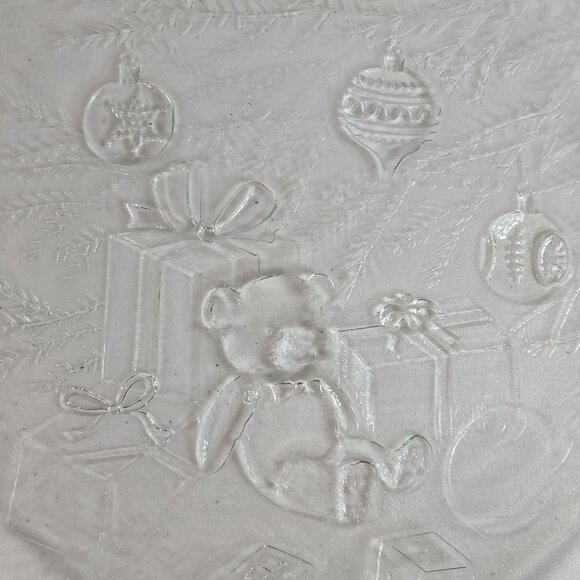 Libbey Embossed Glass Christmas Serving Platter Round 13" Bear Tree Ornament VTG - Picture 2 of 6